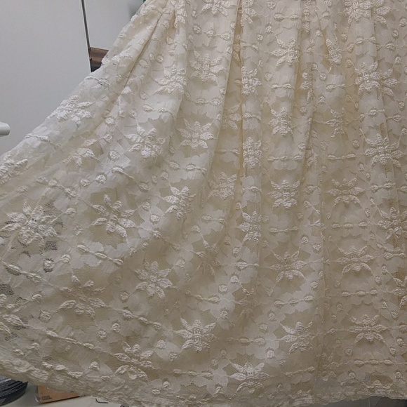 Cream and lace Isaac dress - Picture 4 of 8